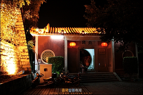 차오저우 성벽 가운데 자리잡은 베이거 입구