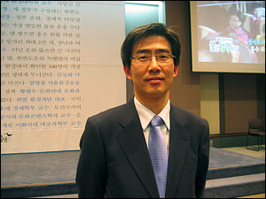 공동저자인 홍종호 한양대 경제금융학부 교수