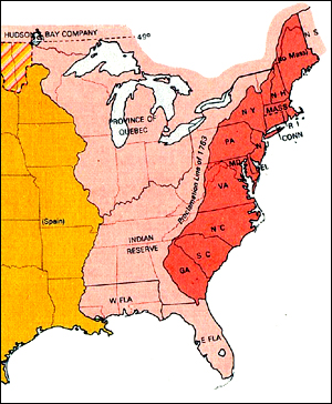  독립 당시 미국의 13개 식민지들. 동쪽 해안을 따라 길게 늘어선 모습(붉은 색으로 표시)이 보인다.
