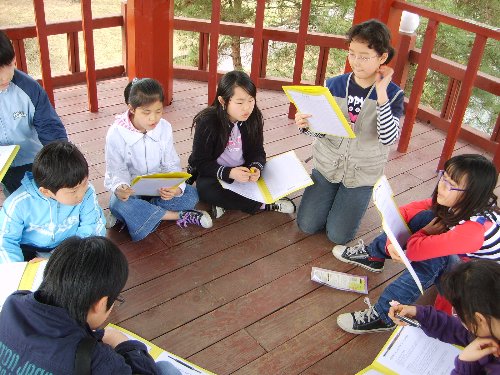 명성황후의 탄생부터 일본에 의해 시해당하는 '을미사변'까지 아이들과 공부하고 토론하였다. 