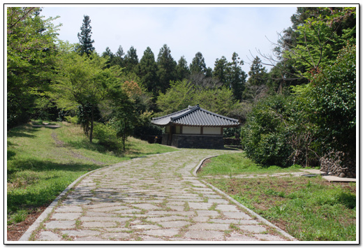 송당 본향당 가는길 당오름 기슭에 있다. 제주 무속의 총 본산과 같은 곳이다. 지방문화제로 지정되었다.