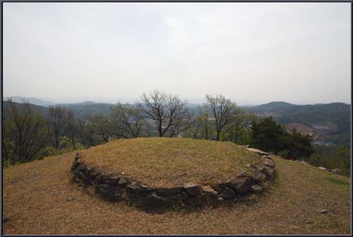 태실-2 태실의 뒤에서 앞 쪽을 본 모양