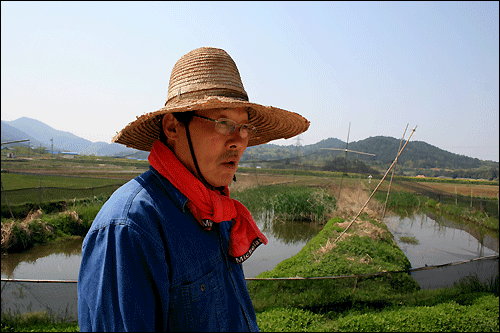 유한용씨 가장리의 이장을 맡고 있으며 소 30여 마리를 키우고 있는 유한용씨