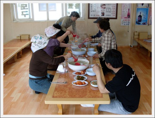 바지락 칼국수  밥 먹고 합시다~ 메뉴는 바지락 칼국수!