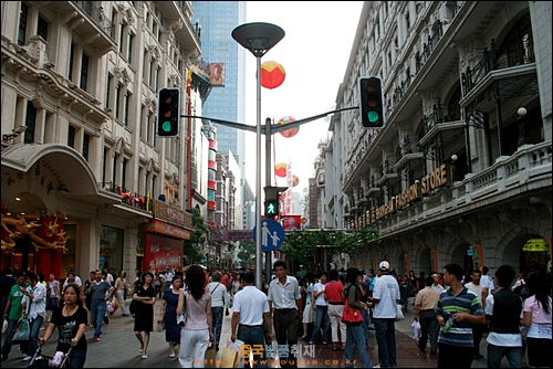 상하이 상업거리의 상징 난징루