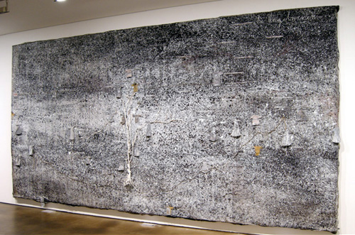 '태어나지 않은 자들(Die Ungeborenen)' 캔버스와 납에 페인트 납, 나무, 280×560cm 2006