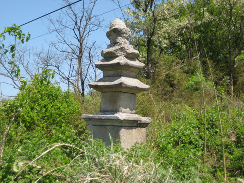 금암리 삼층석탑 비지정 문화재로는 아주 우수하였다.