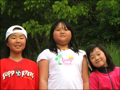 왼쪽부터 4학년 김은서, 3학년 최소영, 1학년 임다예 어린이