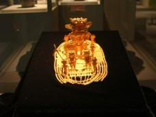 전설의 황금의 도시 엘도라도의 뗏목을 순금으로 만든 장식품
