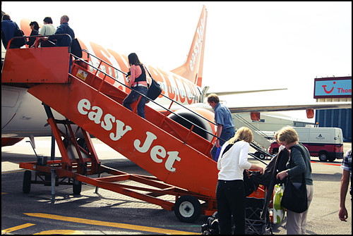 런던을 기점으로 유럽 곳곳을 연결하는 대표적인 저가항공 Easy Jet