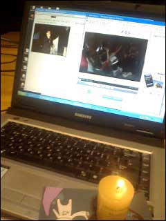 저는 김주현입니다. 노트북의 왼쪽 영상은 오마이뉴스 생중계, 오른쪽 영상은 쇠고기 재협상을 다룬 이번주 < KBS스페셜 >입니다. 지피지기 백전백승이라고 했습니다. 우리 촛불과 함께 확실하게 알고 확실하게 이깁시다.