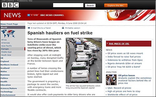 스페인 화물노동자들의 격렬한 파업 시위를 보도한 BBC.

