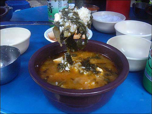 80년대 중반 서울에 올라와 이 집에 처음 왔을 땐 국밥 한 그릇에 500원 했다