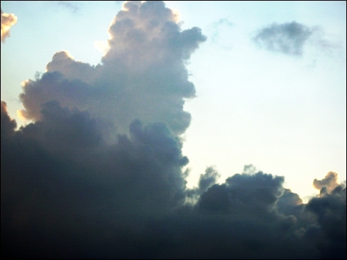 남산 족 구름 모습