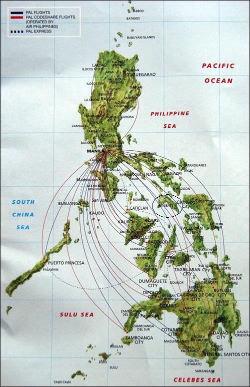 현석이 외가가 있는 마스바테(원으로 표시) 섬은 지리상으로는 필리핀 군도의 한 가운데 있지만, 위의 필리핀에어라인의 국내선 항공노선도에서 보듯 마닐라 주류 사회의 관심 범위에서 크게 벗어나 있는 가난한 섬이다. 