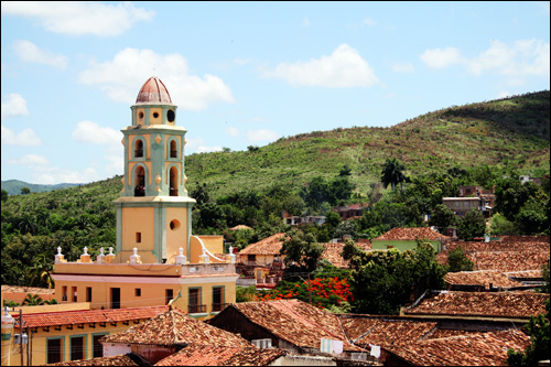 트리니다드 혁명 역사박물관(Museo Nacional de la Lucha contra Bandidos) 종탑에 올라가서 바라본 풍경. 마치 전주 한옥마을처럼 옛스러움을 잘 간직한 지붕들이 인상적이다.