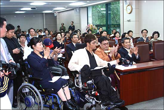 2007 서울시 지방의회 장애인 정책 의정모니터 보고대회 및 우수의원 시상식 모습2