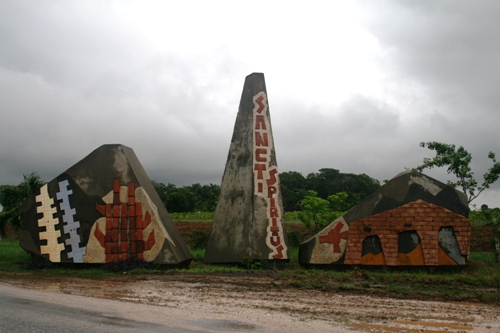 상크티스피리투스(Sancti Spiritus) 입성 빗방울 떨어지는 흐린 날씨에 도착.
