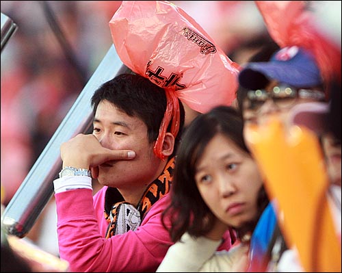 그깟 놈을 가슴에 품었더냐... 선수 이름을 '사회면'에서 만난 날