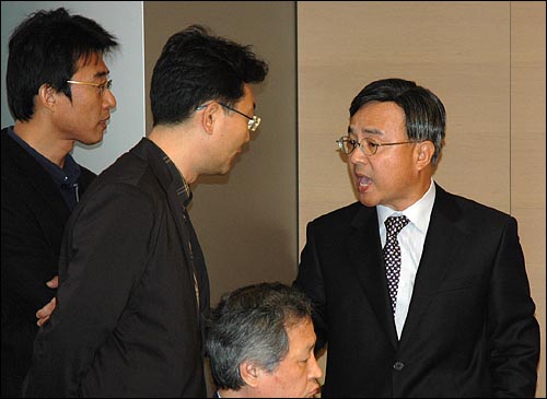 2008년 YTN 낙하산 사장 반대투쟁 당시의 김백 현 YTN 사내이사.