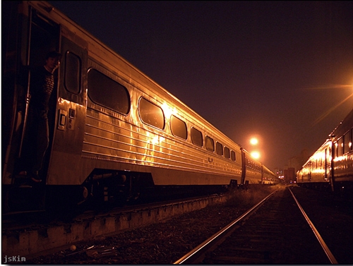 가을 밤에 김현철의 노래를 들으며 춘천가는 기차를 타보세요.
