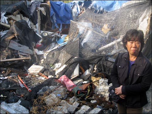  서울 동작구 상도4동 산 65번지 달동네. 지난 10일 용역들이 살던 집을 부쉈다. 