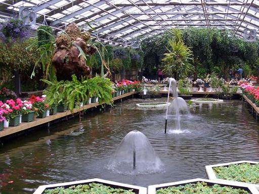 지난 2004년 3월에, 도고온천단지 인근에 52,800㎡의 넓은 부지를 바탕으로 문을 연, '아산 세계꽃식물원'. 주제별로 1천여종이 넘는 꽃들이 전시되어 있다.