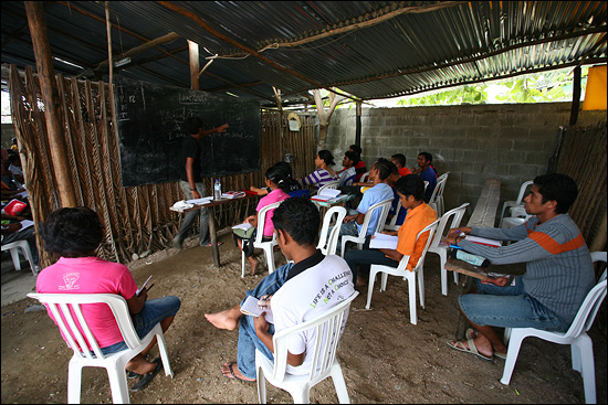 라리가 영어를 배웠던 말레이시아 NGO 단체가 운영하는 '사이언스 오브 라이프 시스템' 교실 풍경.