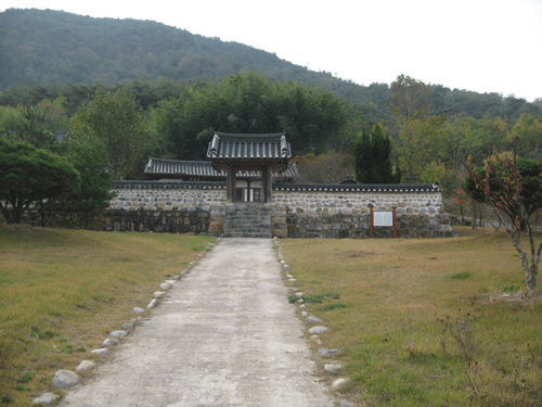 김종직선생 생가 예림서원 산너머에 있었지만 차로는 돌아 나와야 갈 수 있었다   