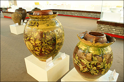 쓰촨식 김치인 파오차이(泡菜)를 담그는 항아리. 청나라 시대의 유물이다.