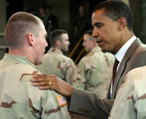 군부대를 방문한 오바마 상원의원.