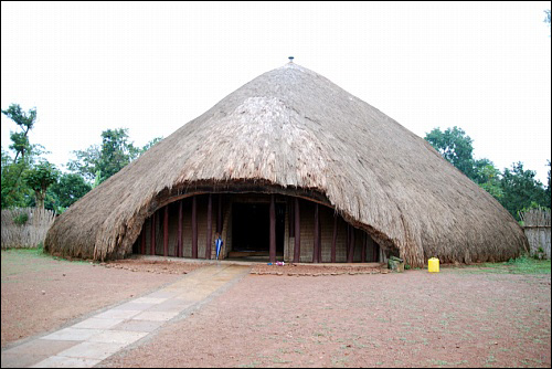 유네스코 세계 유산인 카수비 왕릉군은 부간다의 네명의 왕이 묻혀있는 곳이다.  