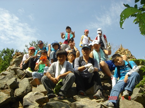부곡초 6학년 아이들은 그 동안 덕암산과 화왕산 등 창녕의 인근 산을 올랐다.