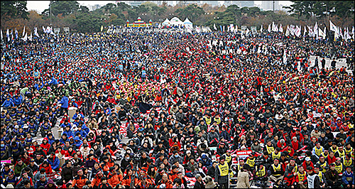 지난해 10월  5만여명의 공무원노조 조합원이 참여한 가운데 열린 '100만 공무원·교원·공공부문 노동자 총궐기 대회'
