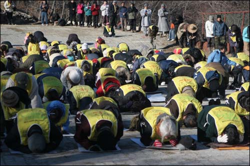 지난 2004년 순례단이 첫발을 떼던 노고단을 향해 순례단은 회향을 고하고 세상의 생명평화를 위해 나부터 평화가 되겠다는 다짐을 했다. 