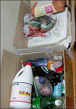 재활용쓰레기들은 잘 분류하면 편리합니다.