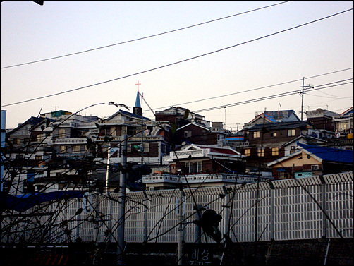 도원역 인근의 중소형주택들이 옹기종기 자리하고 있다.