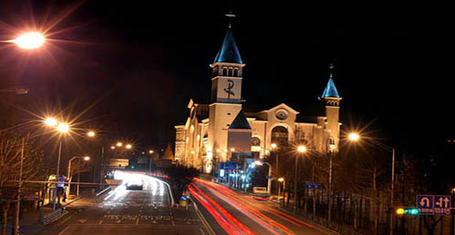 분당 요한성당 야경모습. 위 사진은 어제밤에 찍은 사진이며, 아래는 12월 19일밤 사진입니다.