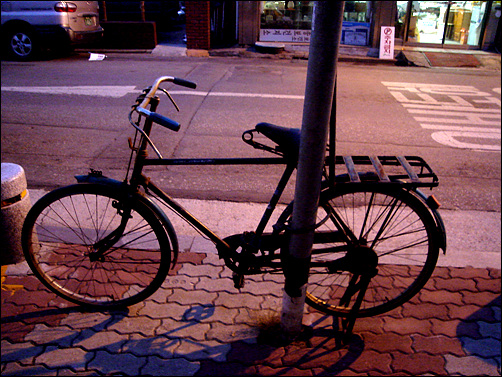 배다리를 찾아가다 우연찮게 마주한 할아버지 뻘 되는 자전거
