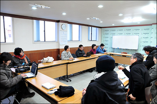  대구 참여연대, 환경운동연합, 대구 경실련, 영남자연생태보존회 등 대구 지역 시민사회단체들이 대구광역시가 진행 중인 낙동강 정비사업에 대한 논의를 진행 중이다.