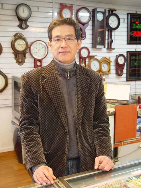 올해부터 천안 남산중앙시장상인회장직을 맡은 성철승 회장. 재래시장을 살릴 자신이 있다고 말한다.