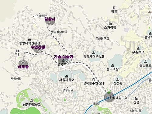 성북동은 4호선 전철 한성대입구역에서 버스를 타거나 걸어가도 좋습니다.