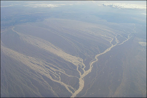 아시아의 모태인 칭하이 대지. 아시아 문명을 잉태한 3대 강이 발원한 땅이다.  
