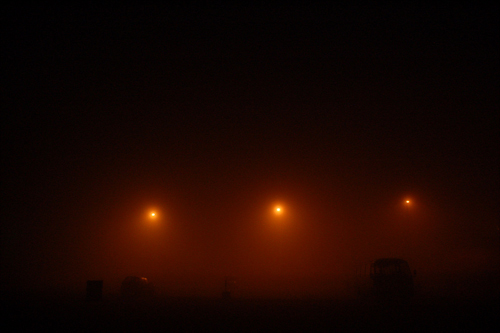 23일 새벽 카트만두 공항. 몇 걸음 앞도 분간하기 힘들 정도로 짙은 안개가 뒤덮고 있다.