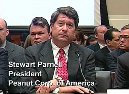 미전역을 땅콩버터 살모넬라 식중독 공포로 몰아넣은 PCA의 회장 스튜어트 파넬. 그는 청문회를 거부했다. 