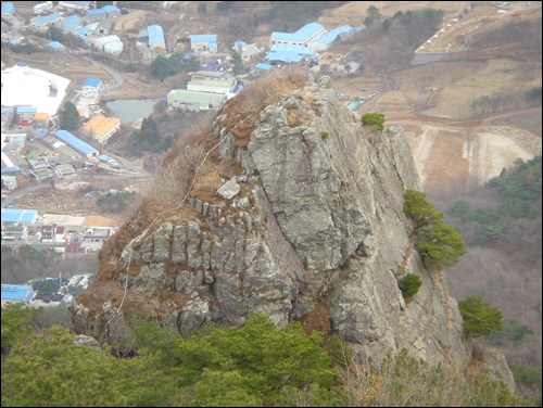 신비와 절경의 기암을 이룬 천년바위들...