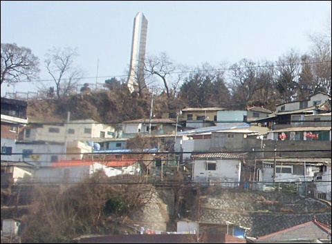  해망동 산동네, 미로처럼 나있는 골목에서 사람 냄새가 사라지는 것 같아 아쉬움을 더했습니다.
