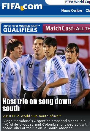  아르헨티나의 완승 소식을 알리고 있는 국제축구연맹 누리집(fifa.com) 첫 화면, 사진 맨 왼쪽이 리오넬 메시.