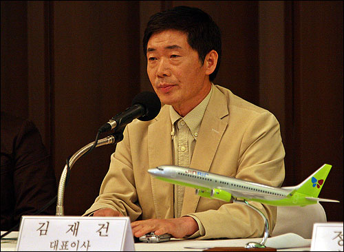 김재건 진에어 대표이사는 30일 오전 서울 태평로 프레스센터에서 열린 기자간담회에서 "오는 10월부터 태국·중국 등 국제선에 진출할 것"이라며 밝혔다.