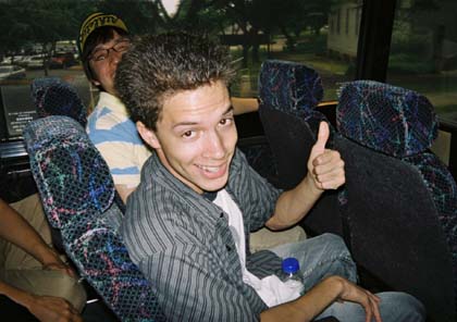 댄스게임과 한국 가요를 좋아한다는 멋진 친구 Evan. 마지막 주 산업시찰 나갈 때 동행해 준 버스 안에서.